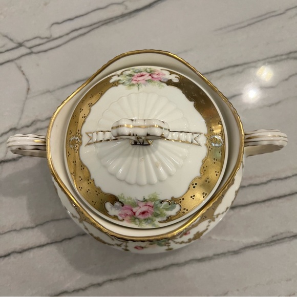 Vintage Porcelain Small Lidded Tureen with Handles - Picture 8 of 16